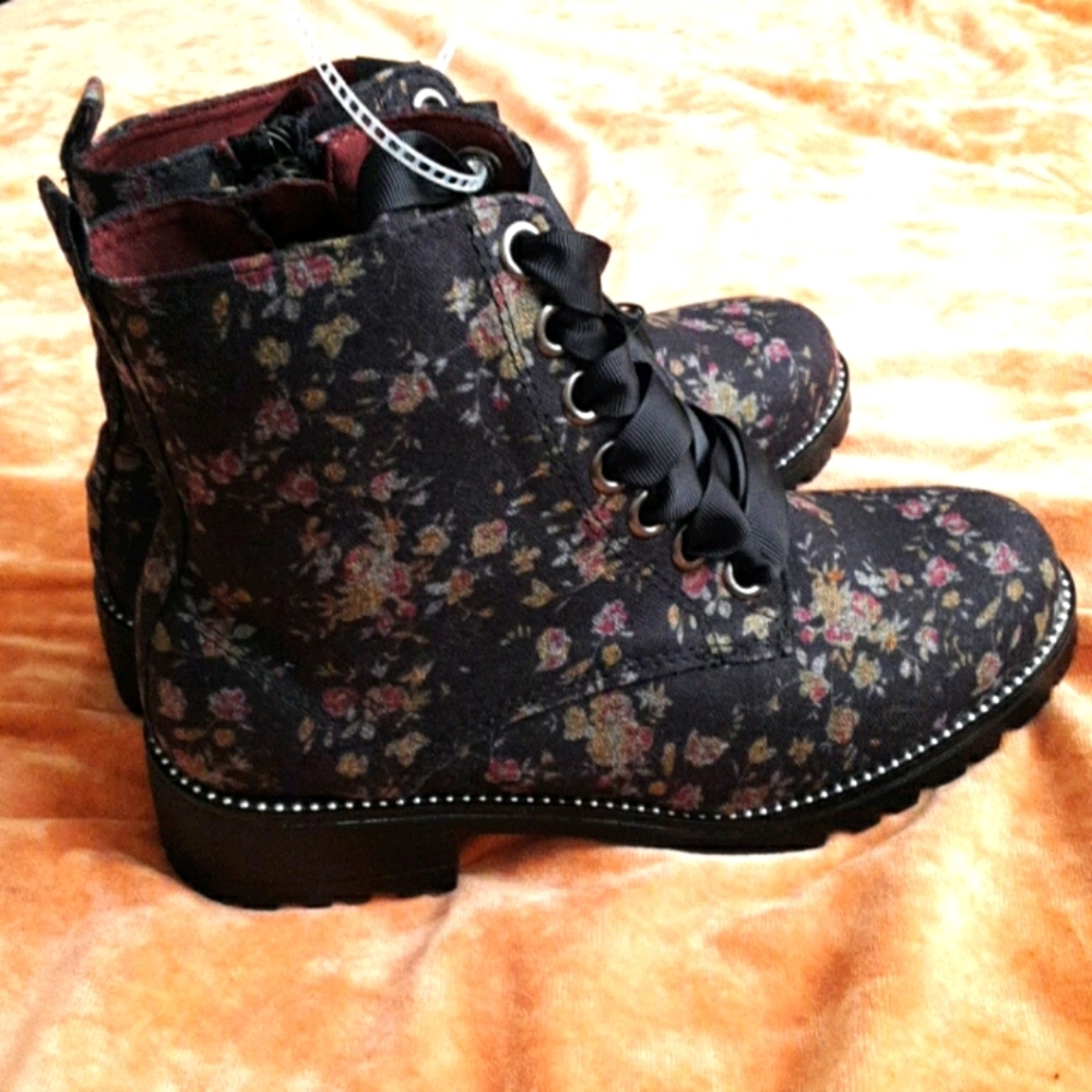Girls floral combat boots